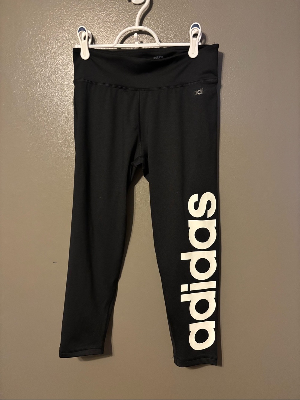 adidas Women’s Black Logo Athletic Cropped Leggings